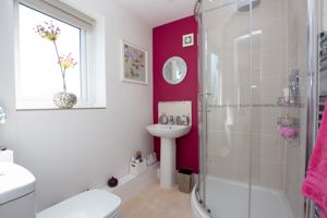 Ensuite- click for photo gallery